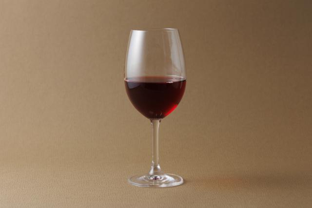 写真：ワイングラスに入ったワイン